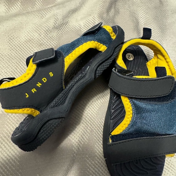 JRNDS Kids Water Shoes, Never Worn. Boys 12. Velcro‎ - Picture 5 of 9